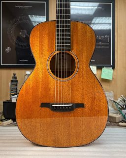 P10, all Mahogany Parlour model, available soon from Guitar Planet, Tokyo.